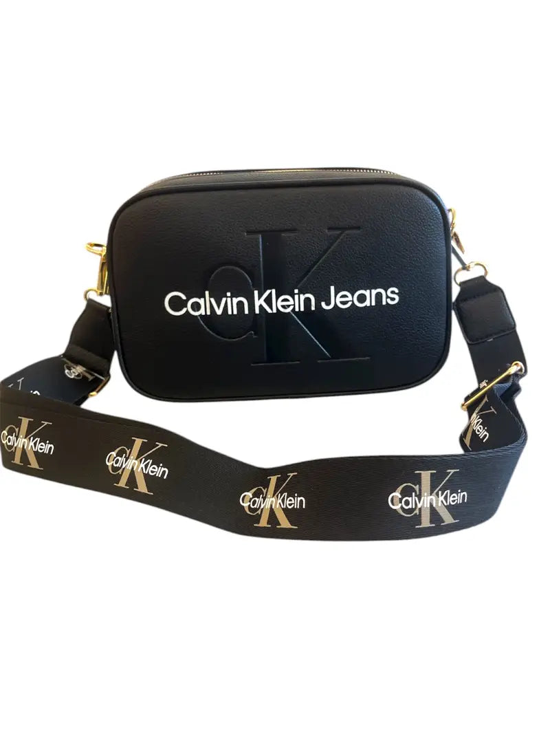 CALVIN KLEIN ΤΣΑΝΤΑΚΙ ΜΑΥΡΟ