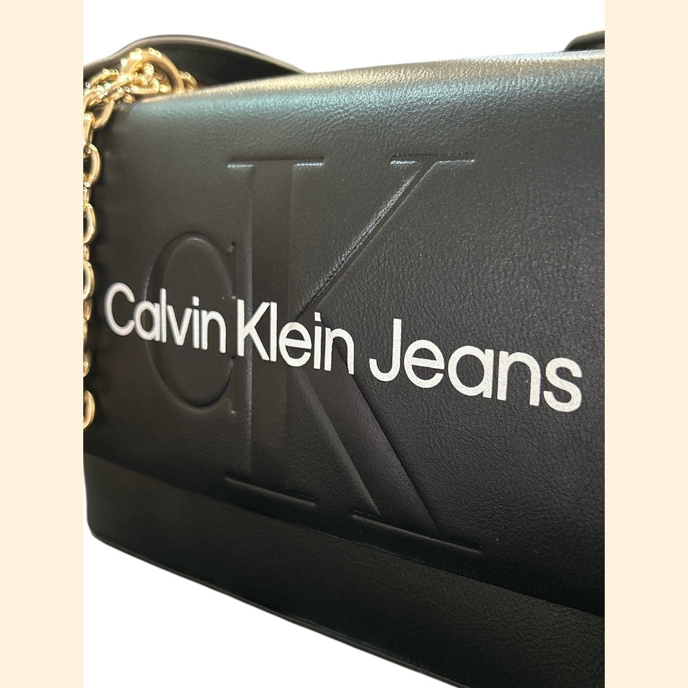 CALVIN KLEIN ΤΣΑΝΤΑ ΜΑΥΡΗ